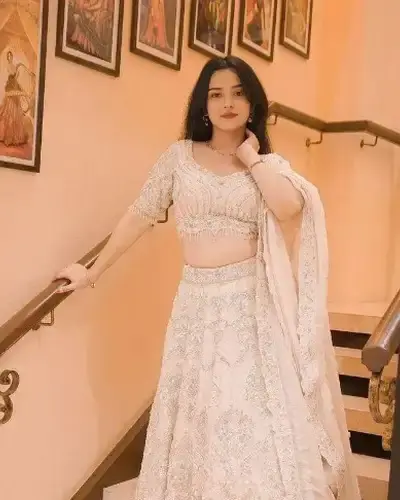 Escort Dharni